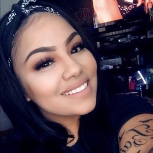 Meet your Posher, Noemi